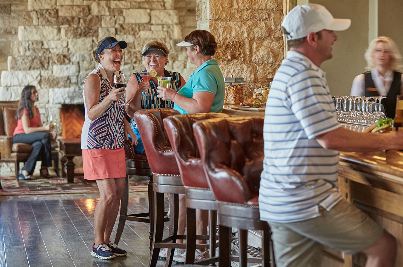 Clubhouse_Bar_Ladies_1280x850