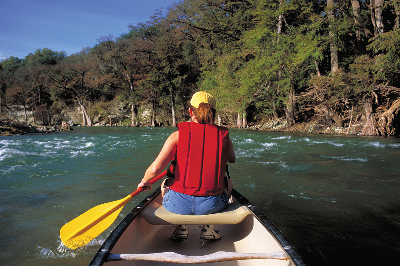 Lady_Canoe_1280x850