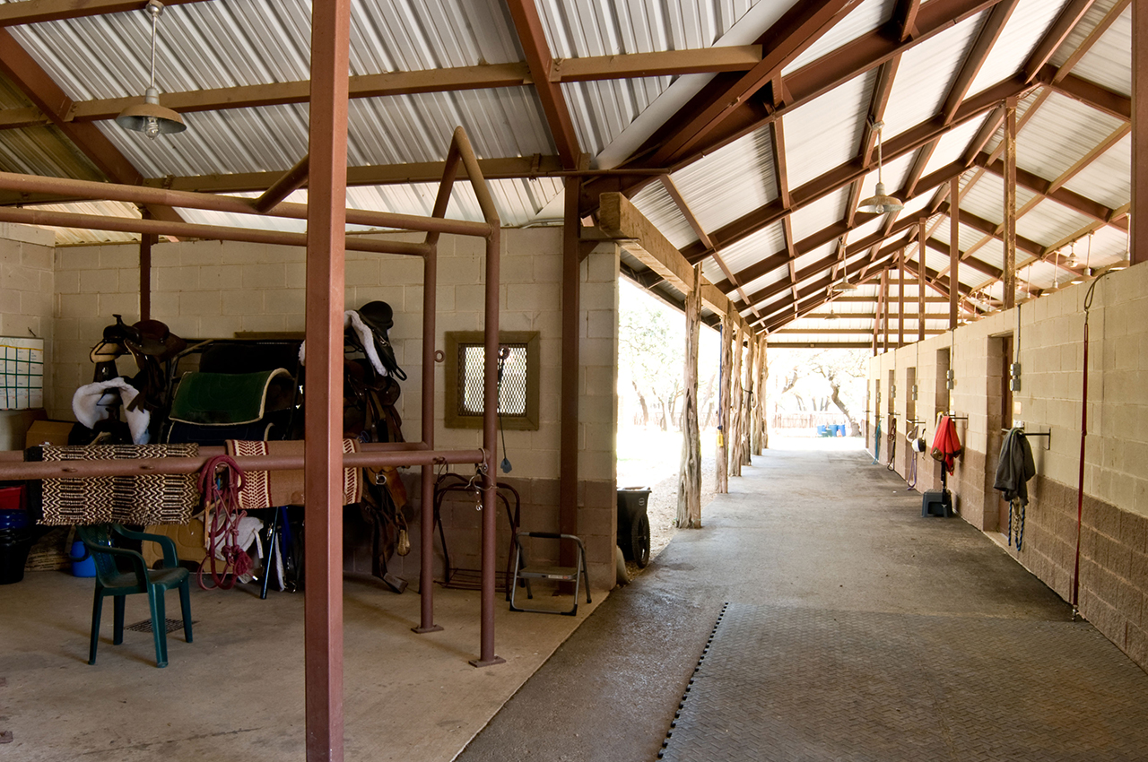 Stables_1280x850